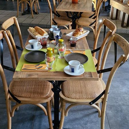 Chambres D'Hotes Du Bistrot D'Ici Saint-Saturnin  Εξωτερικό φωτογραφία